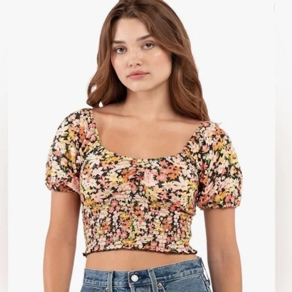 Billabong Floral Smocked “get along” puff sleeve Women's crop Top - Picture 1 of 11